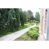 Weg zur Terrasse am Haupteingang
